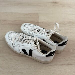 Veja Cream and Black Casual Sneakers